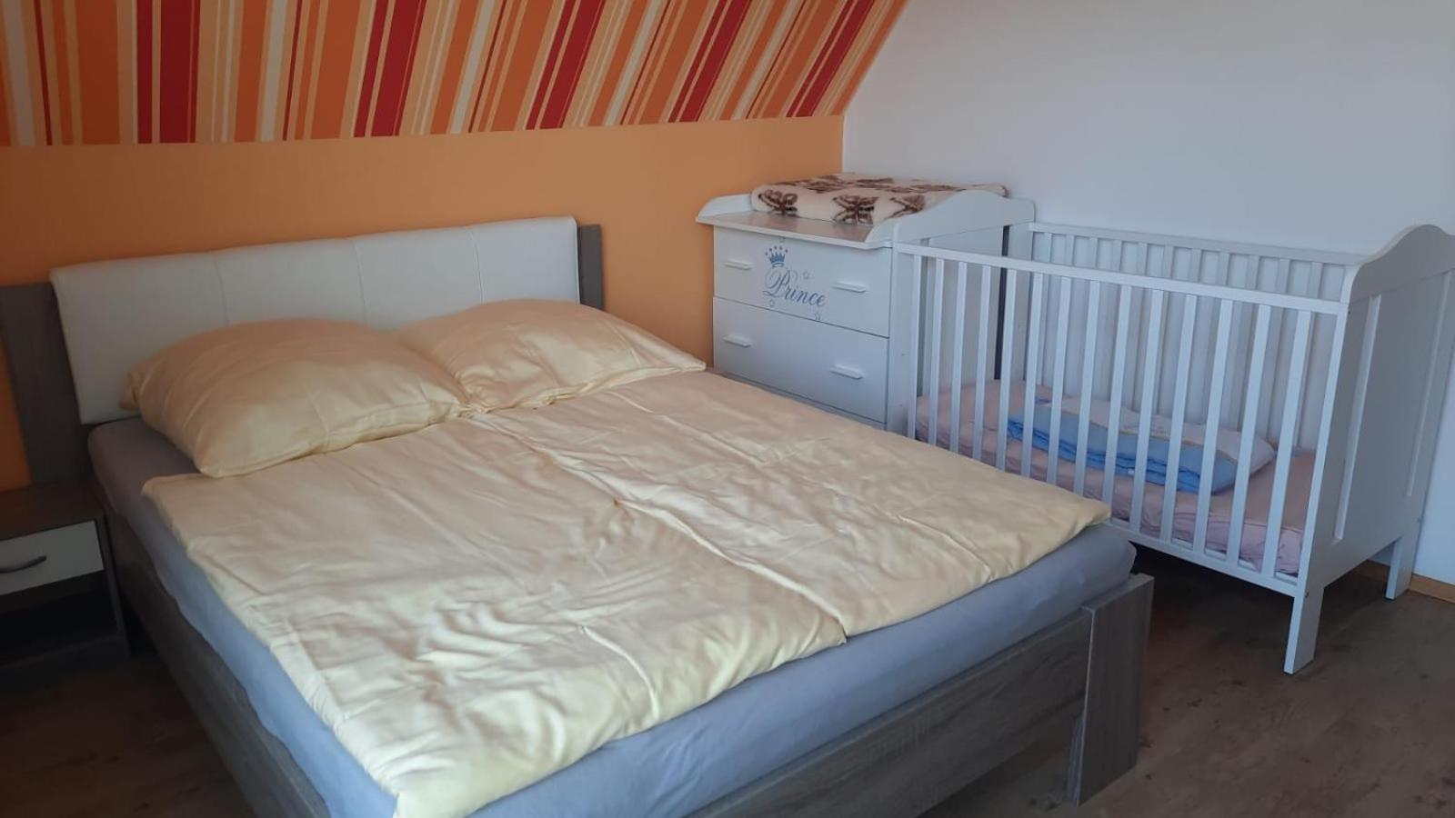 Ferienwohnung Mittelpunkt Schortens Ngoại thất bức ảnh