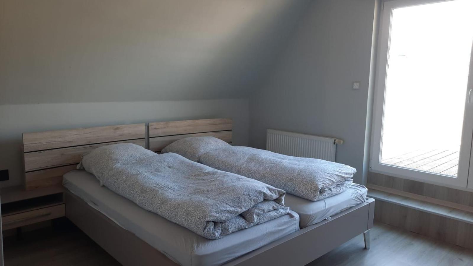 Ferienwohnung Mittelpunkt Schortens Ngoại thất bức ảnh